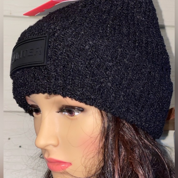 HUNTER Tonal Patch Beanie In Black Unisex - Picture 3 of 10